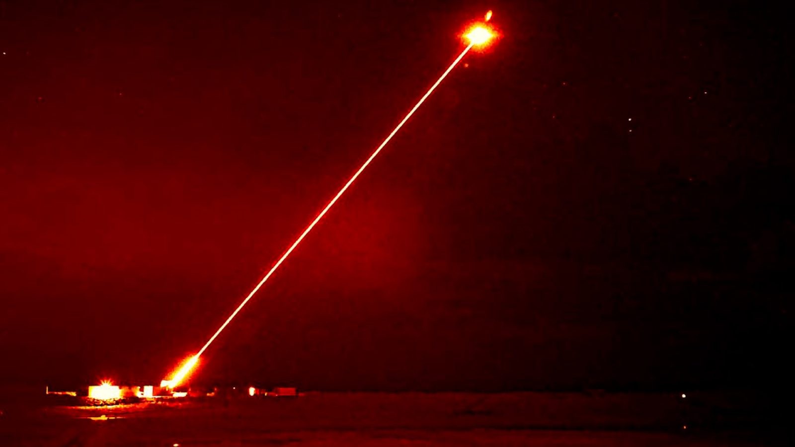 Test lasera DragonFire z pokładu brytyjskiej marynarki